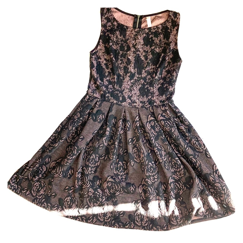 [SOLD] lace-look dress